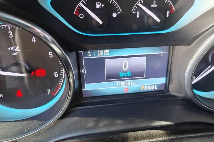 Used Buick Envision 2016 20T Two-Wheel-Drive Elite Model Odometer Close Up