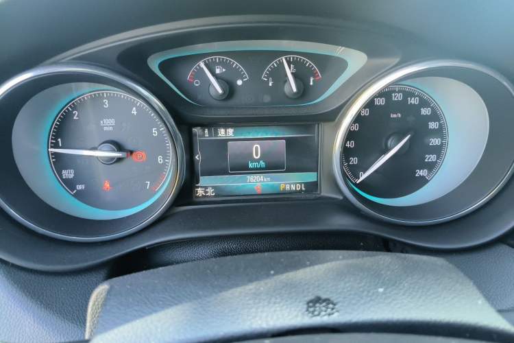 Used Buick Envision 2016 28T Four-Wheel Drive Luxury Model Odometer Close Up