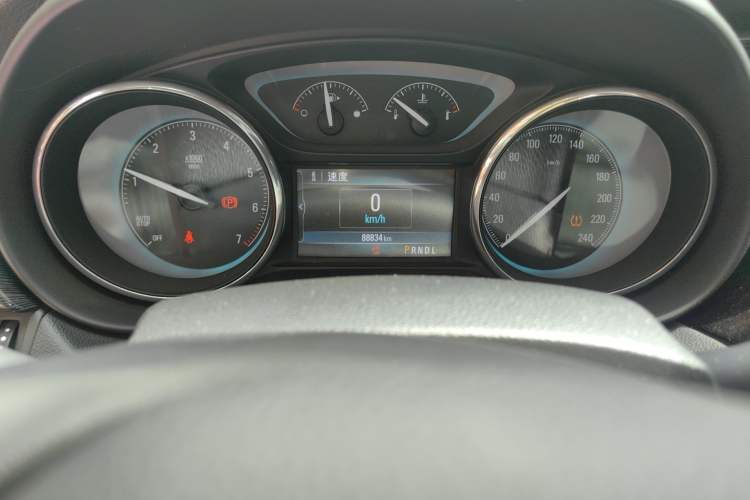 Used Buick Envision 2016 20T Two-Wheel Drive Leading Version Odometer Close Up
