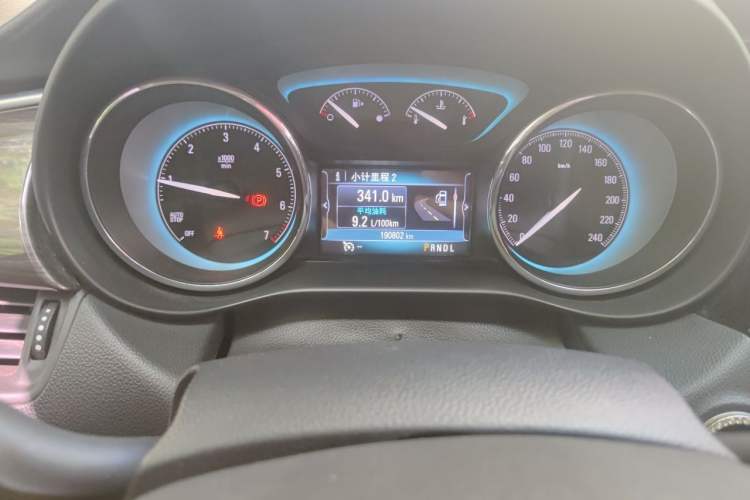Used Buick Envision 2016 20T Two-Wheel-Drive Elite Model Odometer Close Up