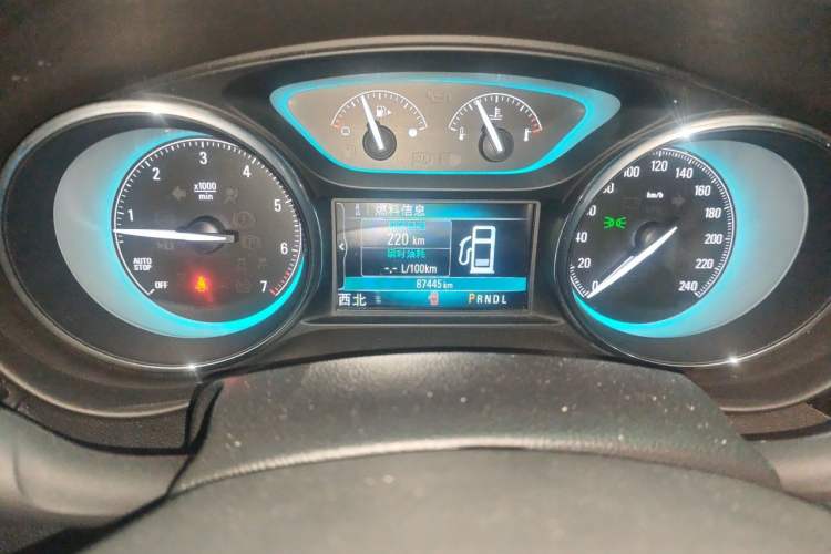 Used Buick Envision 2016 28T Four-Wheel Drive Luxury Model Odometer Close Up