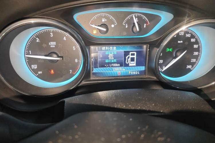 Used Buick Envision 2016 20T Two-Wheel Drive Leading Version Odometer Close Up