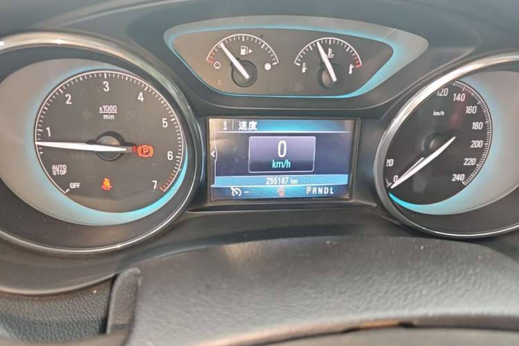 Used Buick Envision 2016 20T Two-Wheel-Drive Elite Model Odometer Close Up