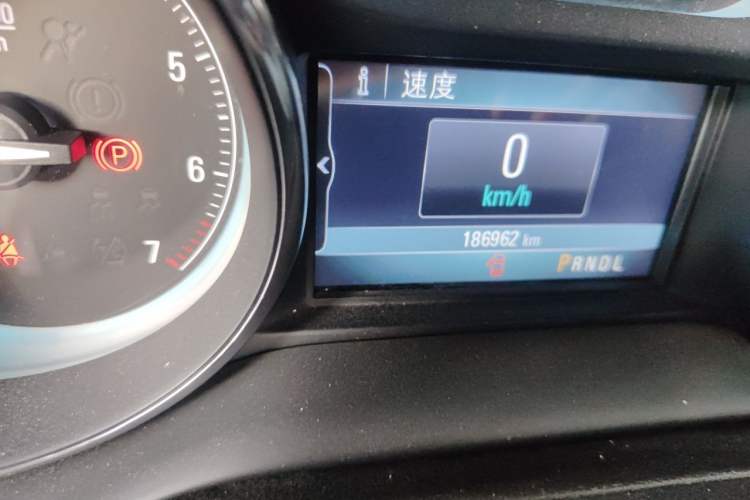 Used Buick Envision 2016 20T Two-Wheel-Drive Elite Model Odometer Close Up