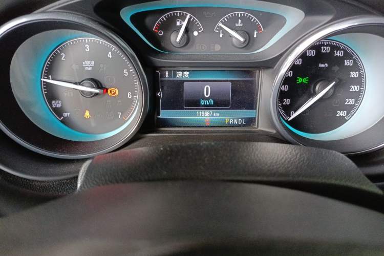 Used Buick Envision 2016 20T Two-Wheel-Drive Elite Model Odometer Close Up