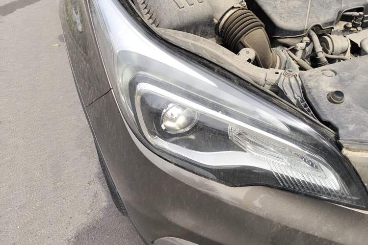 Used Buick Envision 2016 20T Two-Wheel Drive Leading Version Right Front Headlight