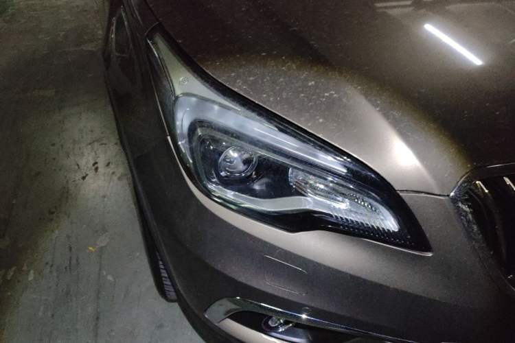 Used Buick Envision 2016 20T Four-Wheel Drive Luxury Model Right Front Headlight