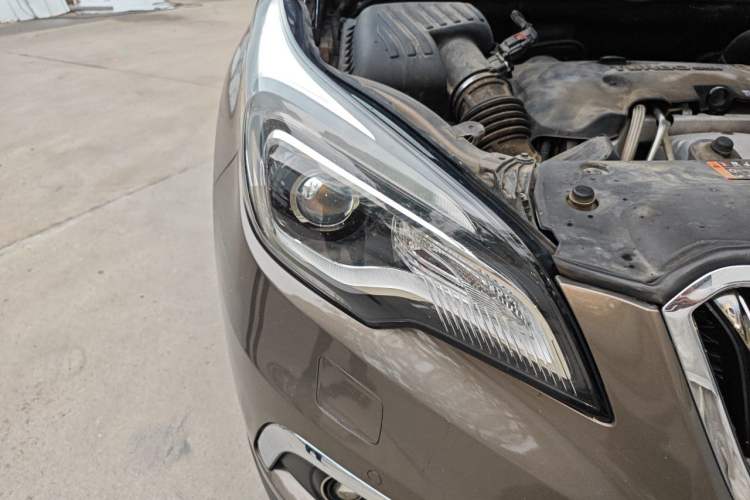 Used Buick Envision 2016 28T Four-Wheel Drive Luxury Model Right Front Headlight