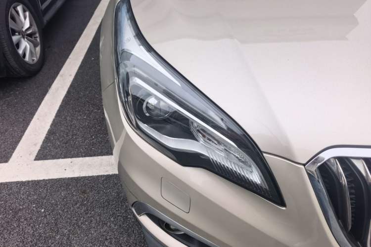 Used Buick Envision 2016 28T Four-Wheel Drive Elite Version Right Front Headlight
