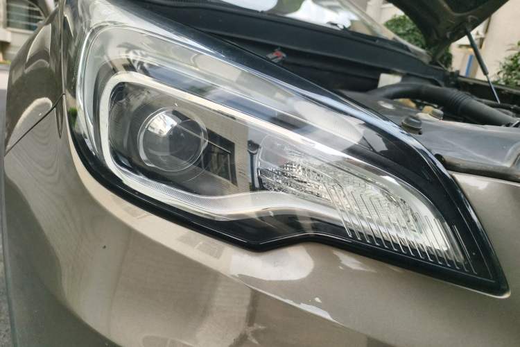 Used Buick Envision 2016 20T Two-Wheel Drive Leading Version Right Front Headlight