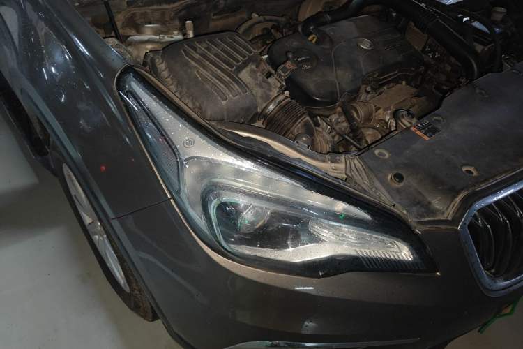 Used Buick Envision 2016 20T Two-Wheel-Drive Elite Model Right Front Headlight