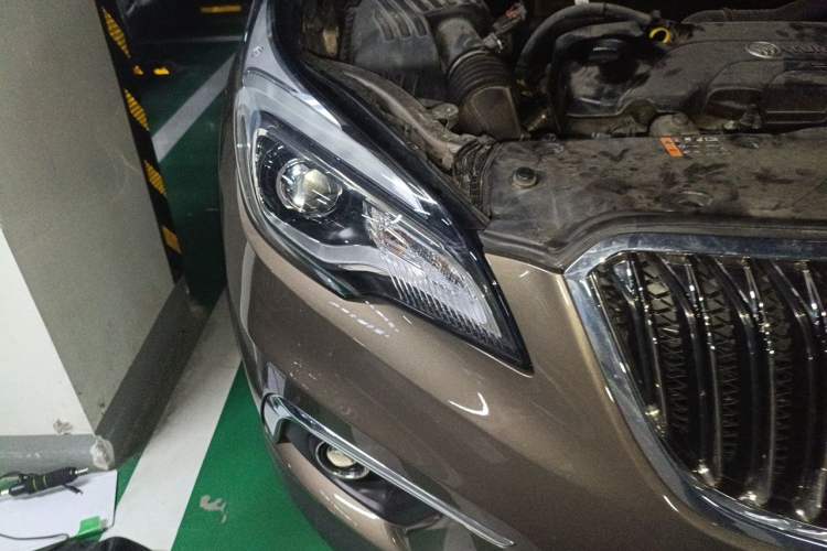 Used Buick Envision 2016 20T Two-Wheel-Drive Elite Model Right Front Headlight