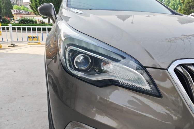 Used Buick Envision 2016 20T Two-Wheel-Drive Elite Model Right Front Headlight