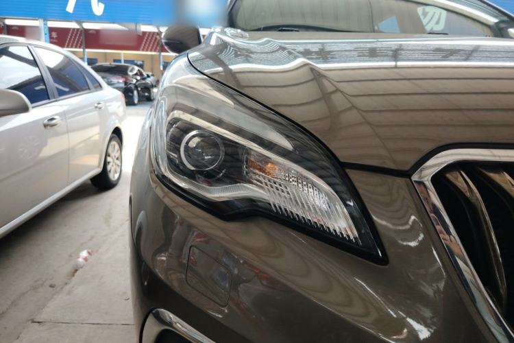 Used Buick Envision 2016 28T Four-Wheel Drive Elite Version Right Front Headlight