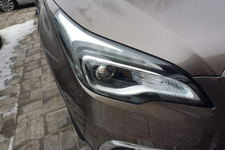 Used Buick Envision 2016 28T Four-Wheel Drive Elite Version Right Front Headlight