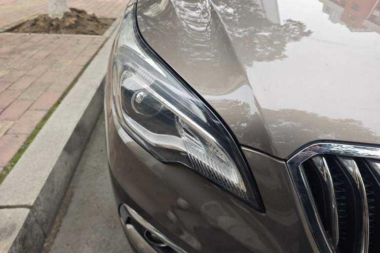 Used Buick Envision 2016 20T Two-Wheel-Drive Elite Model Right Front Headlight