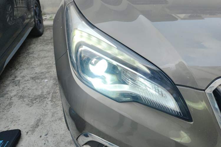 Used Buick Envision 2016 20T Two-Wheel-Drive Elite Model Right Front Headlight