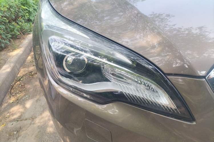 Used Buick Envision 2016 28T Four-Wheel Drive Luxury Model Right Front Headlight
