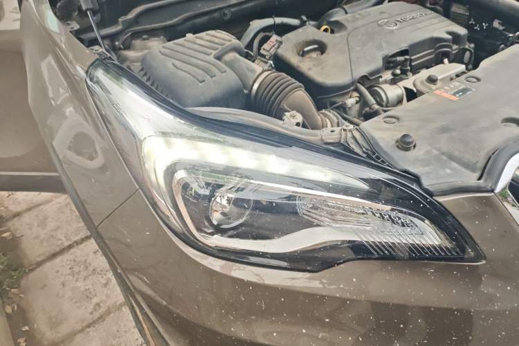 Used Buick Envision 2016 20T Two-Wheel Drive Leading Version Right Front Headlight