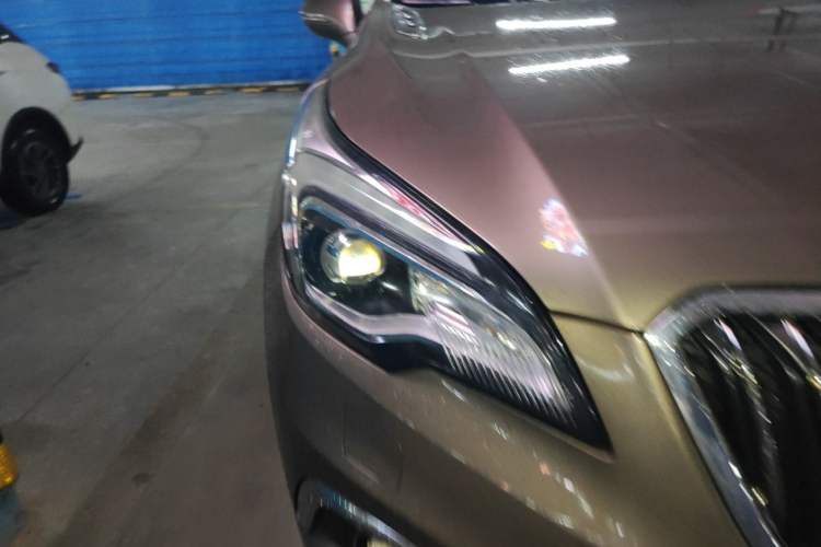 Used Buick Envision 2016 28T Four-Wheel Drive Elite Version Right Front Headlight