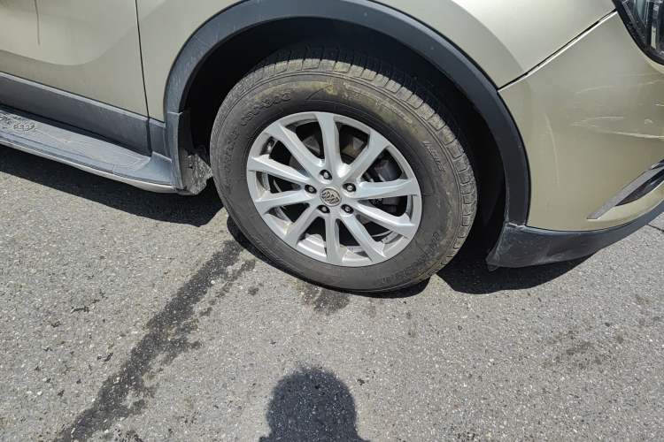 Used Buick Envision 2016 20T Two-Wheel-Drive Elite Model Right Front Wheel Hub