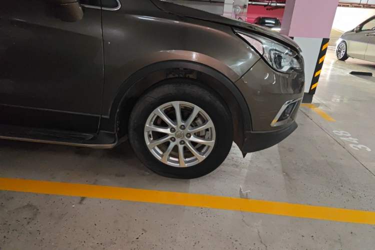 Used Buick Envision 2016 20T Two-Wheel-Drive Elite Model Right Front Wheel Hub