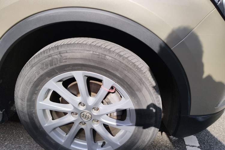 Used Buick Envision 2016 20T Two-Wheel-Drive Elite Model Right Front Wheel Hub