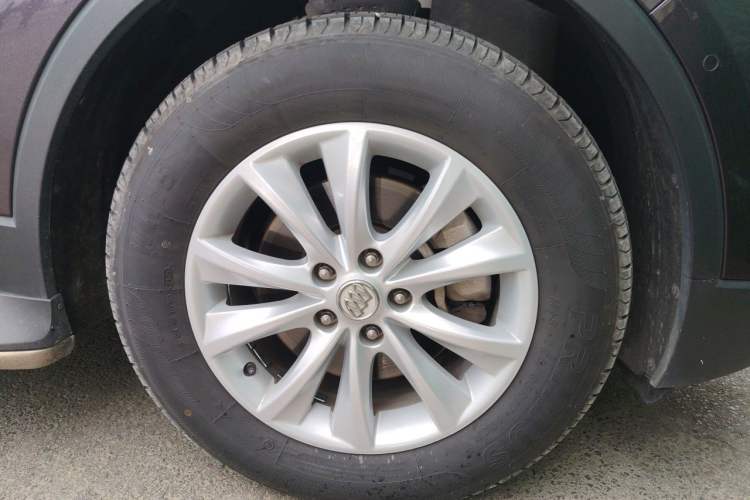 Used Buick Envision 2016 28T Four-Wheel Drive Luxury Model Right Front Wheel Hub