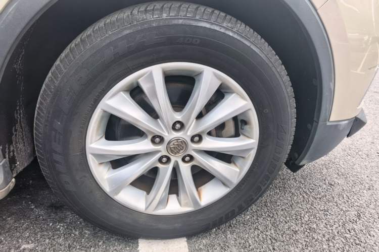 Used Buick Envision 2016 28T Four-Wheel Drive Elite Version Right Front Wheel Hub