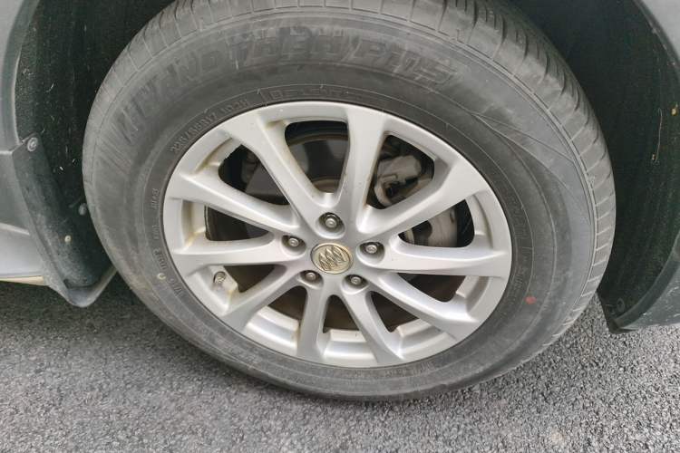 Used Buick Envision 2016 20T Two-Wheel Drive Leading Version Right Front Wheel Hub
