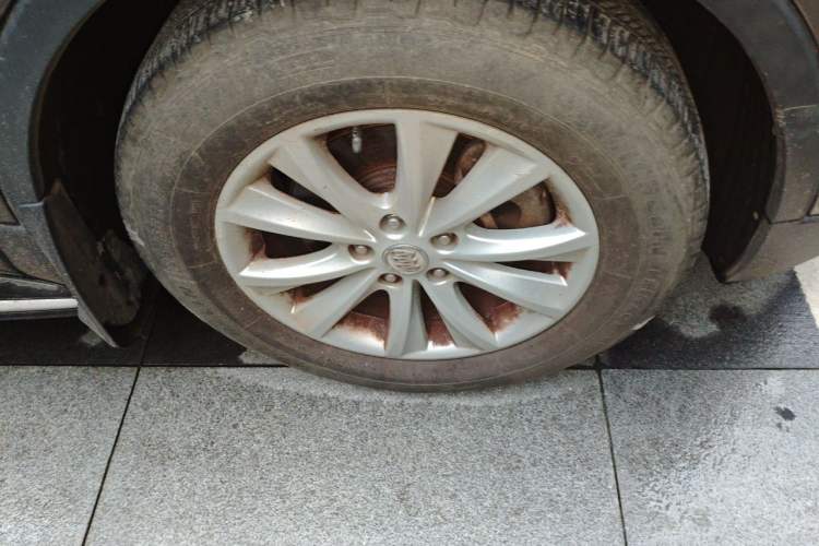 Used Buick Envision 2016 28T Four-Wheel Drive Elite Version Right Front Wheel Hub
