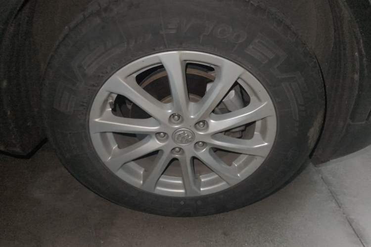 Used Buick Envision 2016 20T Two-Wheel Drive Leading Version Right Front Wheel Hub