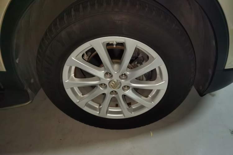 Used Buick Envision 2016 20T Two-Wheel-Drive Elite Model Right Front Wheel Hub