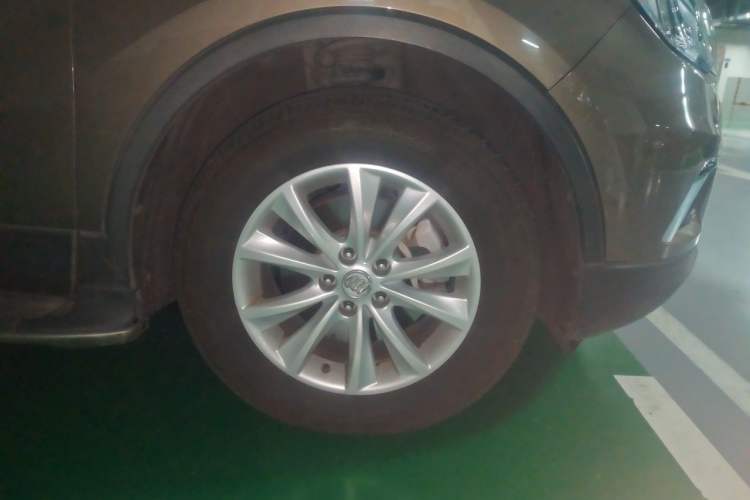 Used Buick Envision 2016 28T Four-Wheel Drive Luxury Model Right Front Wheel Hub