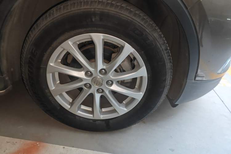 Used Buick Envision 2016 20T Two-Wheel-Drive Elite Model Right Front Wheel Hub