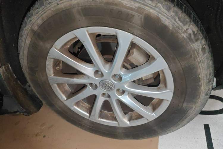 Used Buick Envision 2016 20T Two-Wheel Drive Leading Version Right Front Wheel Hub