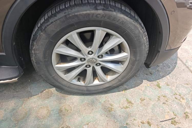 Used Buick Envision 2016 28T Four-Wheel Drive Luxury Model Right Front Wheel Hub