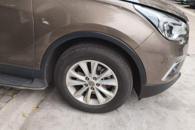Used Buick Envision 2016 28T Four-Wheel Drive Elite Version Right Front Wheel Hub