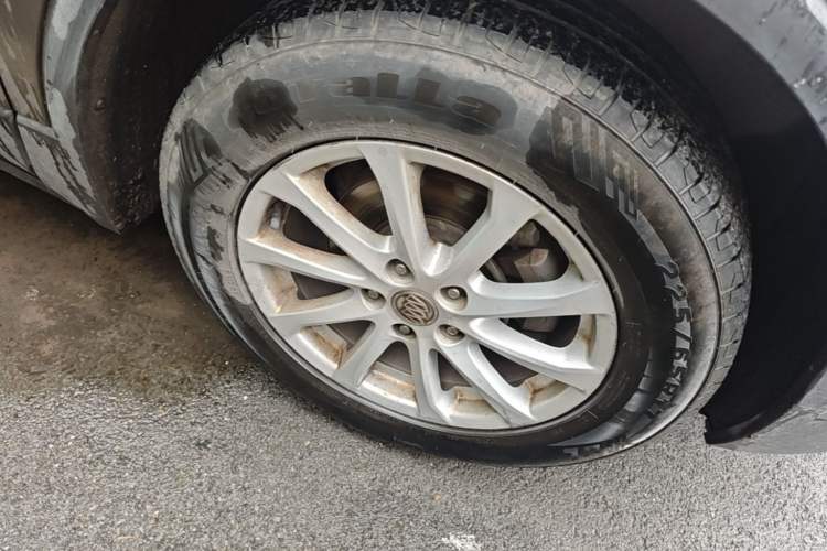 Used Buick Envision 2016 20T Two-Wheel-Drive Elite Model Right Front Wheel Hub