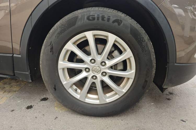 Used Buick Envision 2016 20T Two-Wheel-Drive Elite Model Right Front Wheel Hub