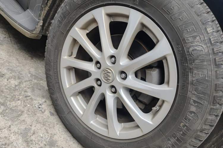 Used Buick Envision 2016 20T Two-Wheel-Drive Elite Model Right Front Wheel Hub