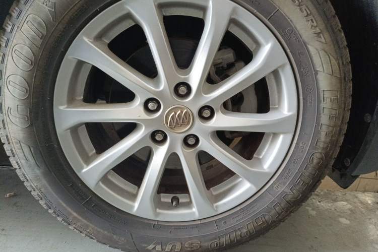 Used Buick Envision 2016 20T Two-Wheel-Drive Elite Model Right Front Wheel Hub
