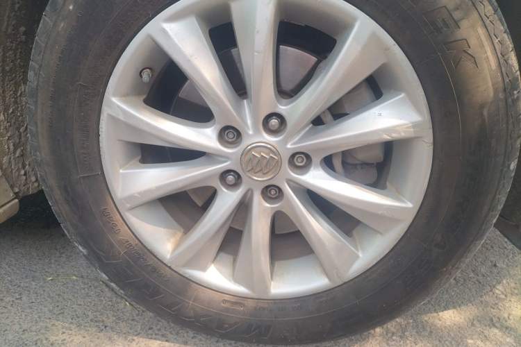 Used Buick Envision 2016 28T Four-Wheel Drive Luxury Model Right Front Wheel Hub
