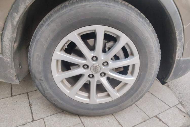 Used Buick Envision 2016 20T Two-Wheel Drive Leading Version Right Front Wheel Hub