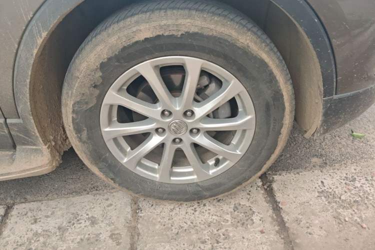 Used Buick Envision 2016 20T Two-Wheel Drive Leading Version Right Front Wheel Hub