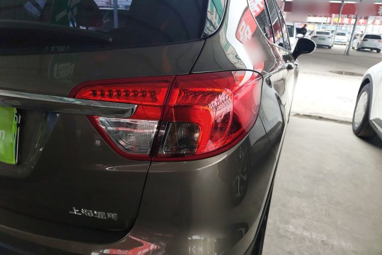 Used Buick Envision 2016 28T Four-Wheel Drive Elite Version Right Rear Taillight