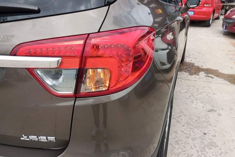 Used Buick Envision 2016 28T Four-Wheel Drive Luxury Model Right Rear Taillight