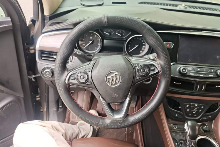 Used Buick Envision 2016 28T Four-Wheel Drive Luxury Model Steering Wheel