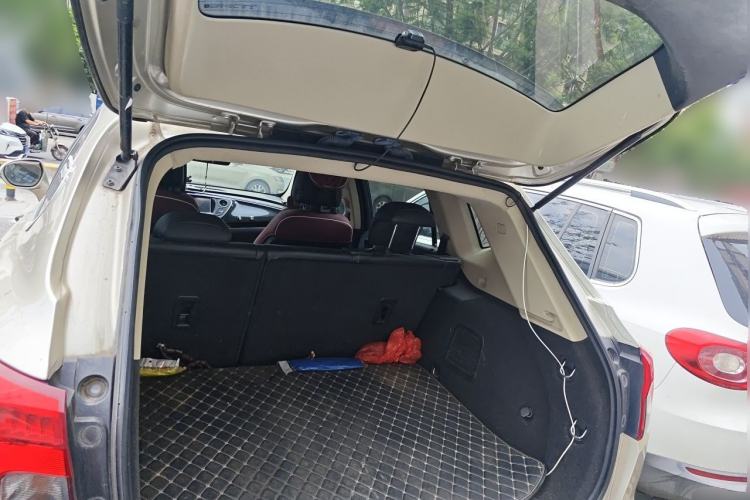 Used Buick Envision 2016 20T Two-Wheel-Drive Elite Model Trunk