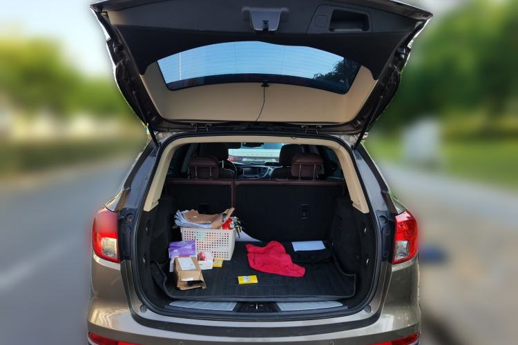 Used Buick Envision 2016 20T Two-Wheel-Drive Elite Model Trunk